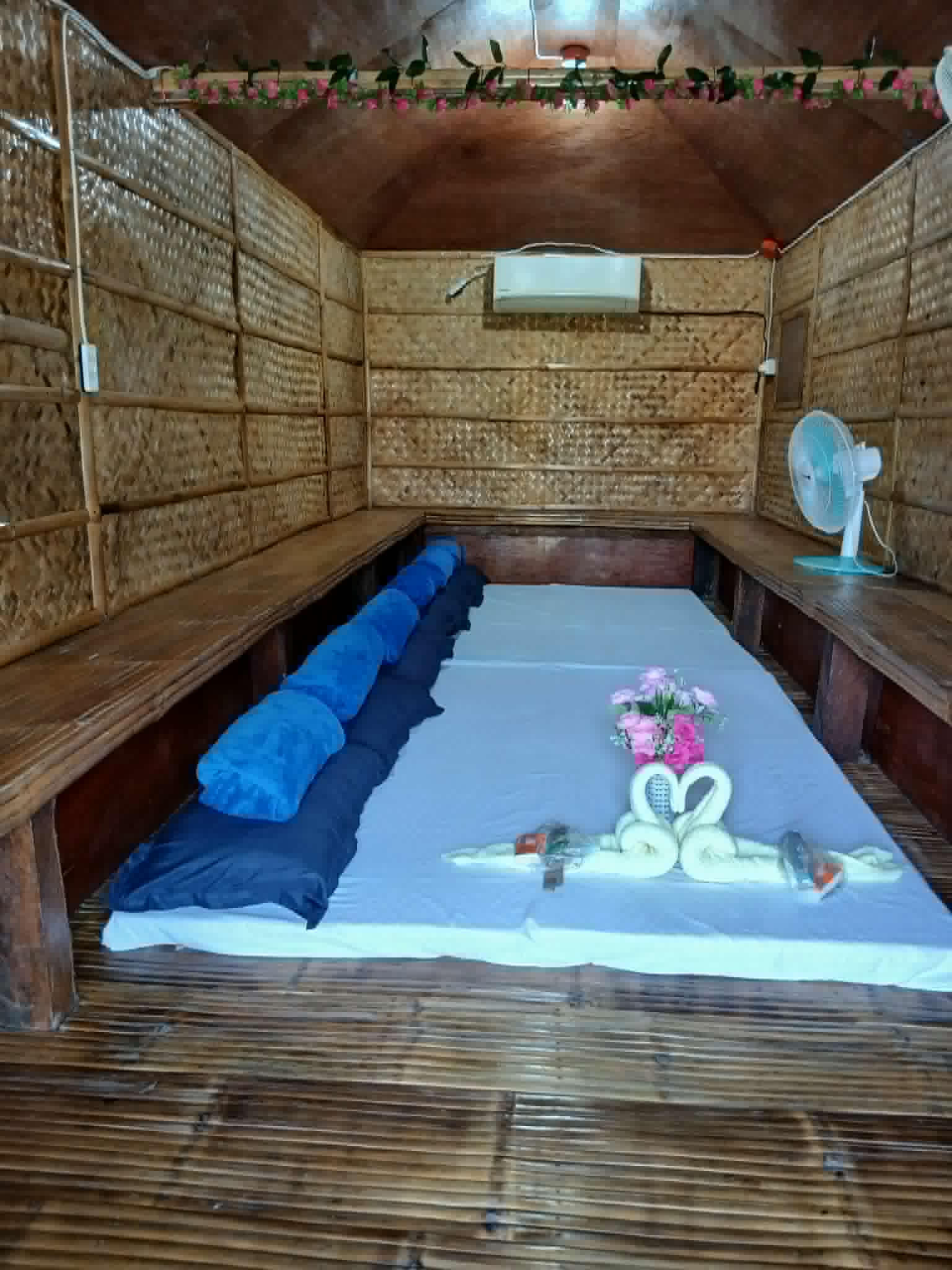 Kubo with Room Aircon